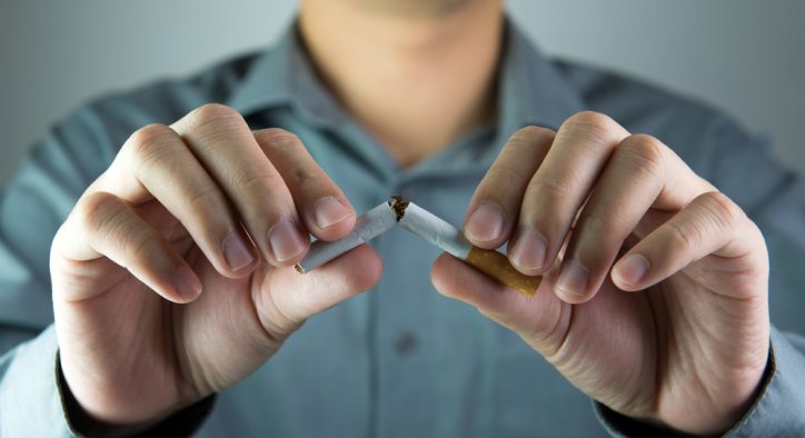 İmplant Tedavisinden Sonra Sigara ve Alkol Kullanabilir Miyim?